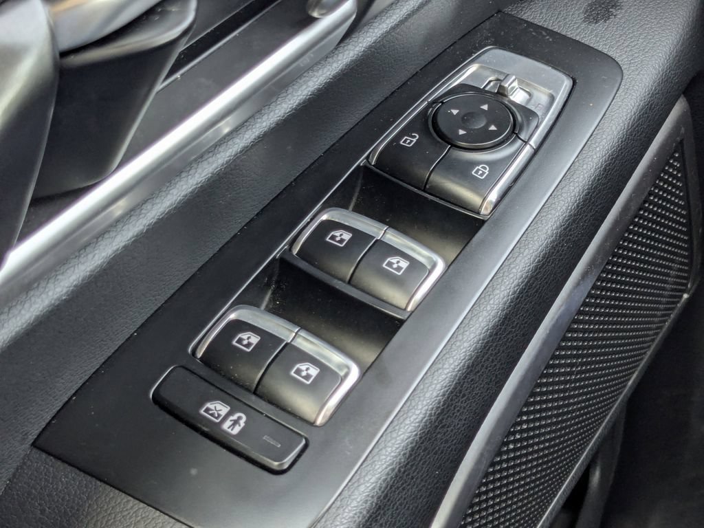 Used 2025 Kia Telluride S FWD image 36