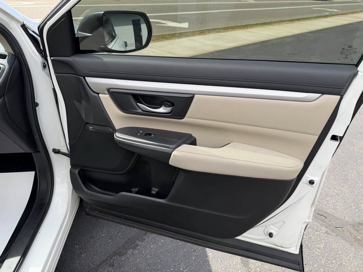 Used 2017 Honda CR-V LX image 19