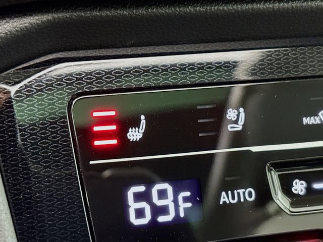 New 2026 Volkswagen Taos SEL image 20