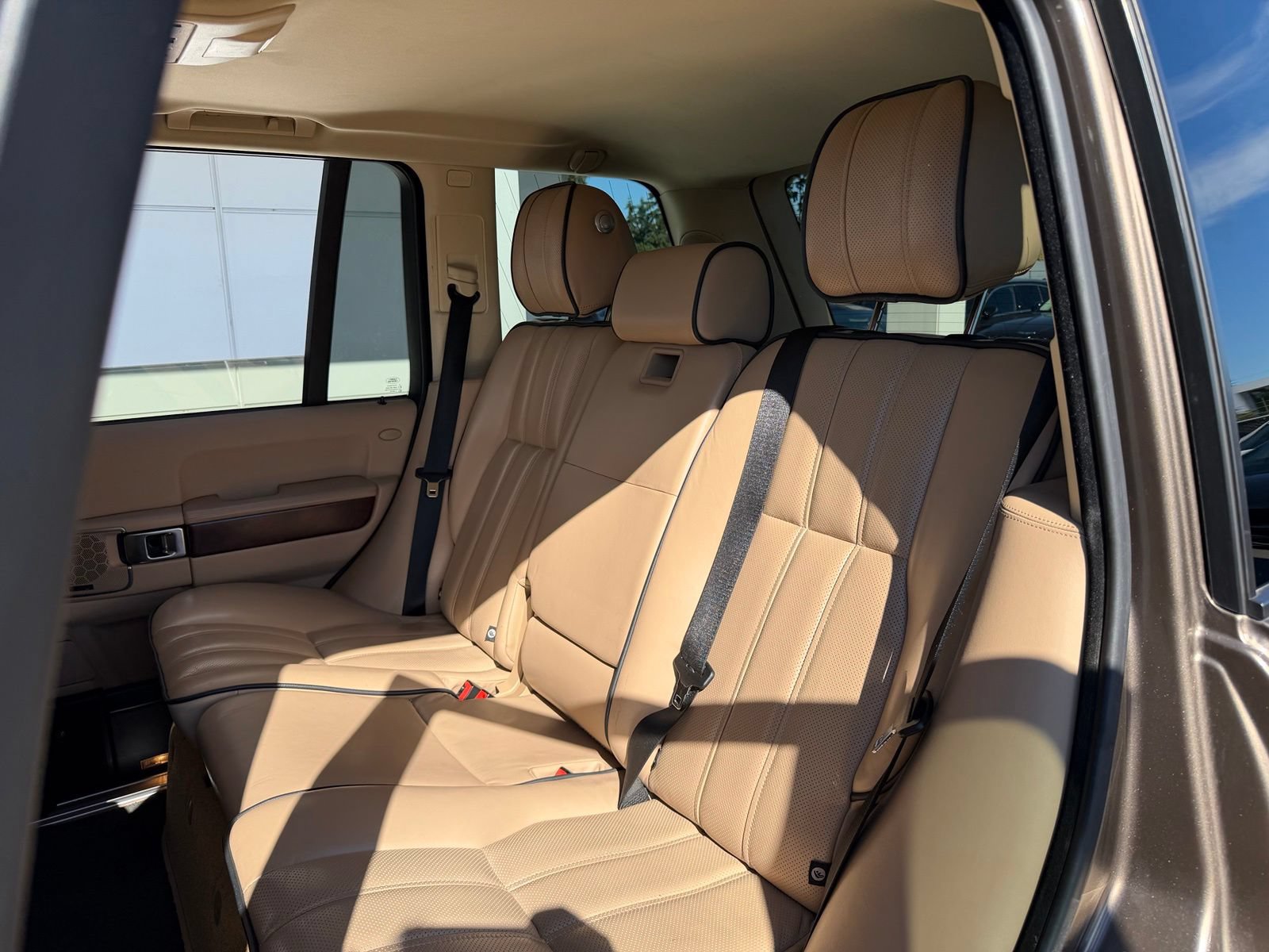 Used 2012 Land Rover Range Rover HSE LUX w/ Luxury Interior Pkg AWD/4WD image 16