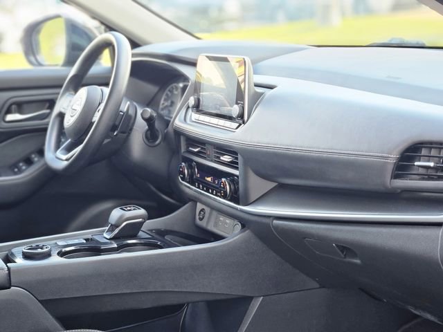 Used 2024 Nissan Rogue SV AWD/4WD image 13