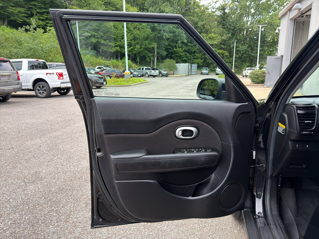 Used 2017 Kia Soul FWD image 9
