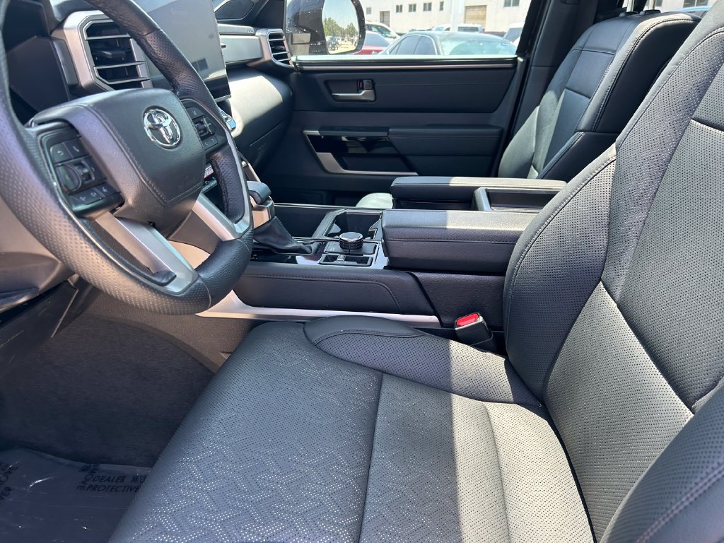 Used 2025 Toyota Tundra Limited AWD/4WD image 11