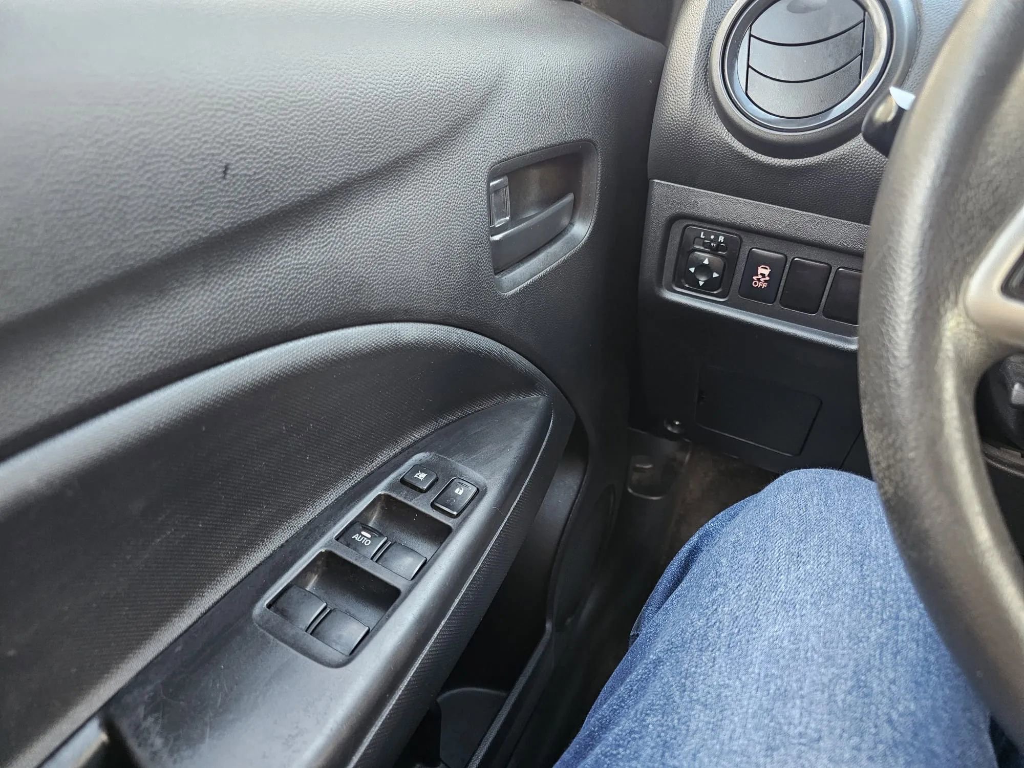 Used 2018 Mitsubishi Mirage G4 ES FWD image 23