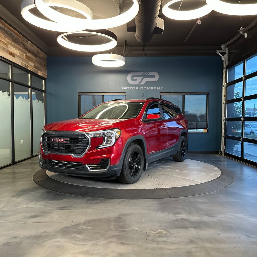 Used 2024 GMC Terrain SLE w/ Driver Convenience Package AWD/4WD image 7