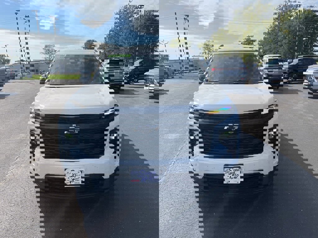 New 2025 Chevrolet Traverse LT w/ Midnight/Sport Edition image 2