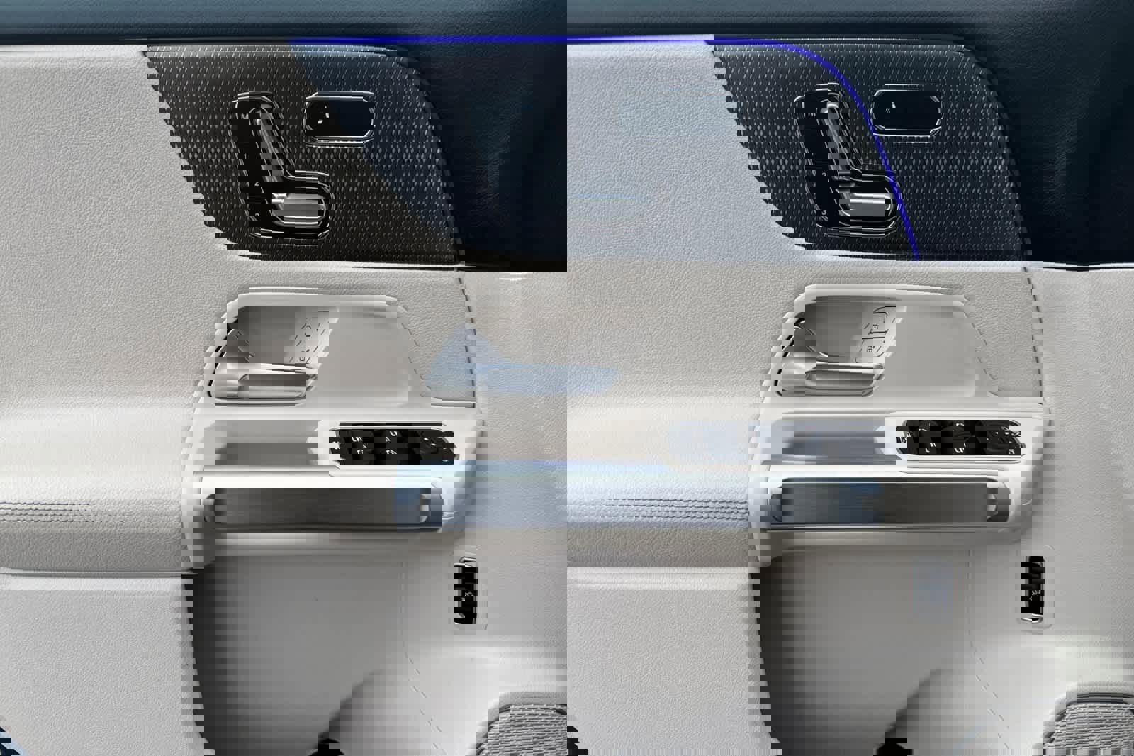 Used 2023 Mercedes-Benz GLB 250 4MATIC image 12