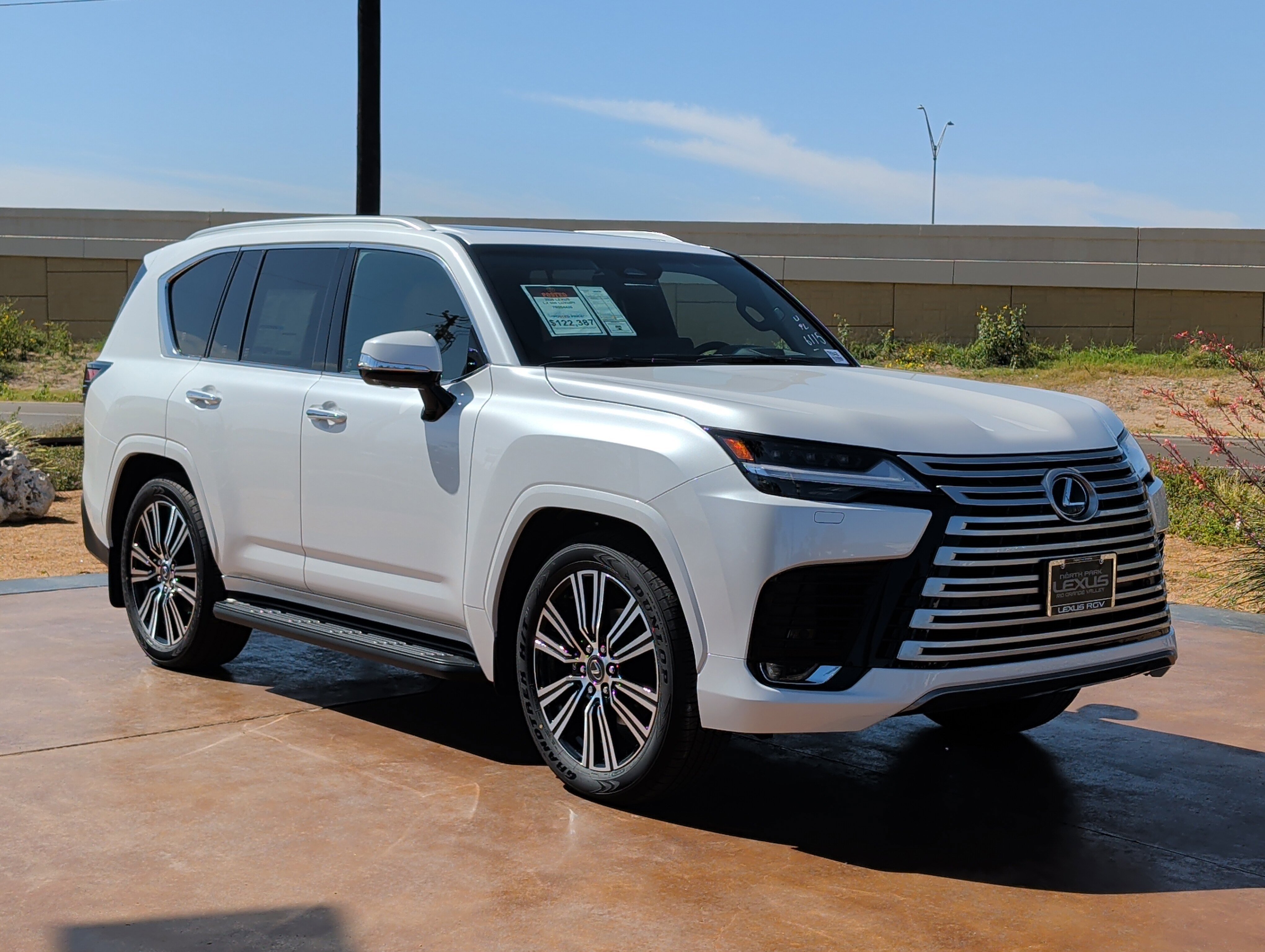 New 2026 Lexus LX 600 4WD w/ Luxury Package image 1