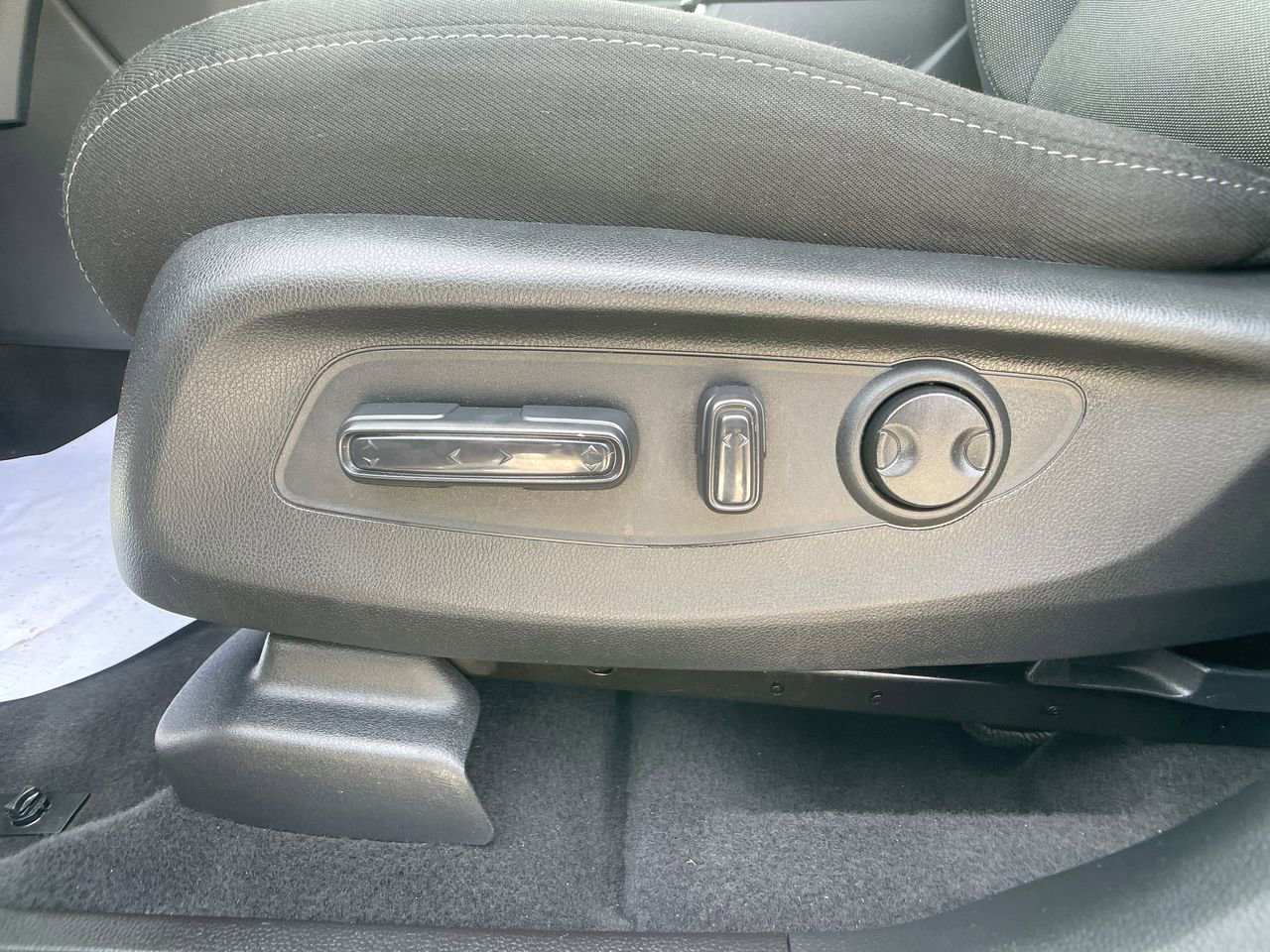 Used 2025 Honda CR-V EX image 13