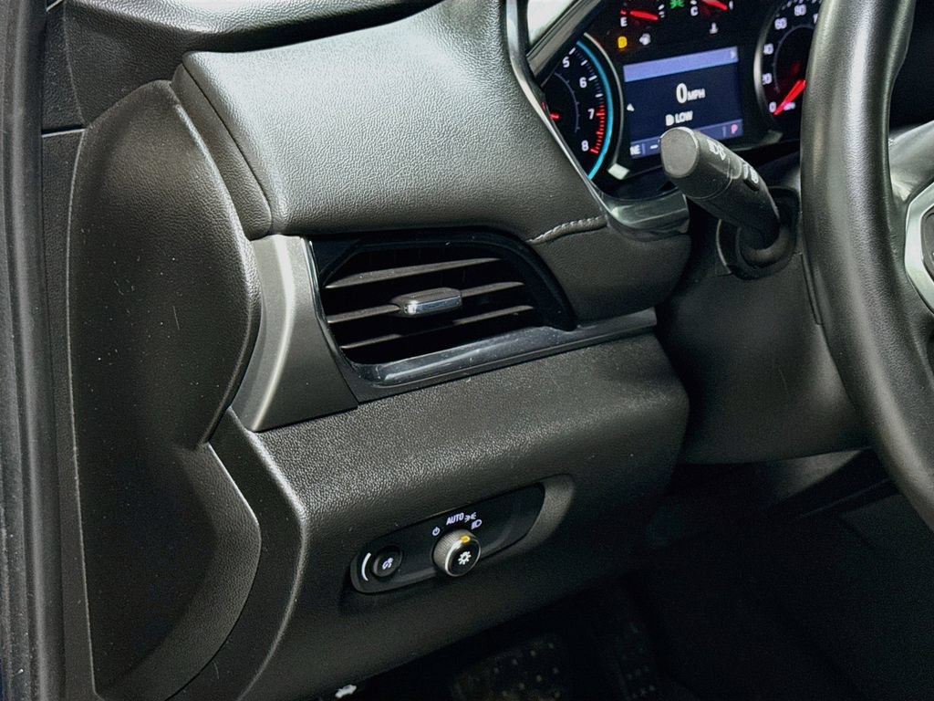 Used 2023 Chevrolet Traverse LT FWD image 11