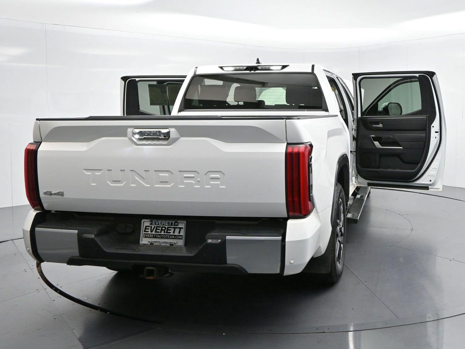 Used 2023 Toyota Tundra Limited AWD/4WD image 44