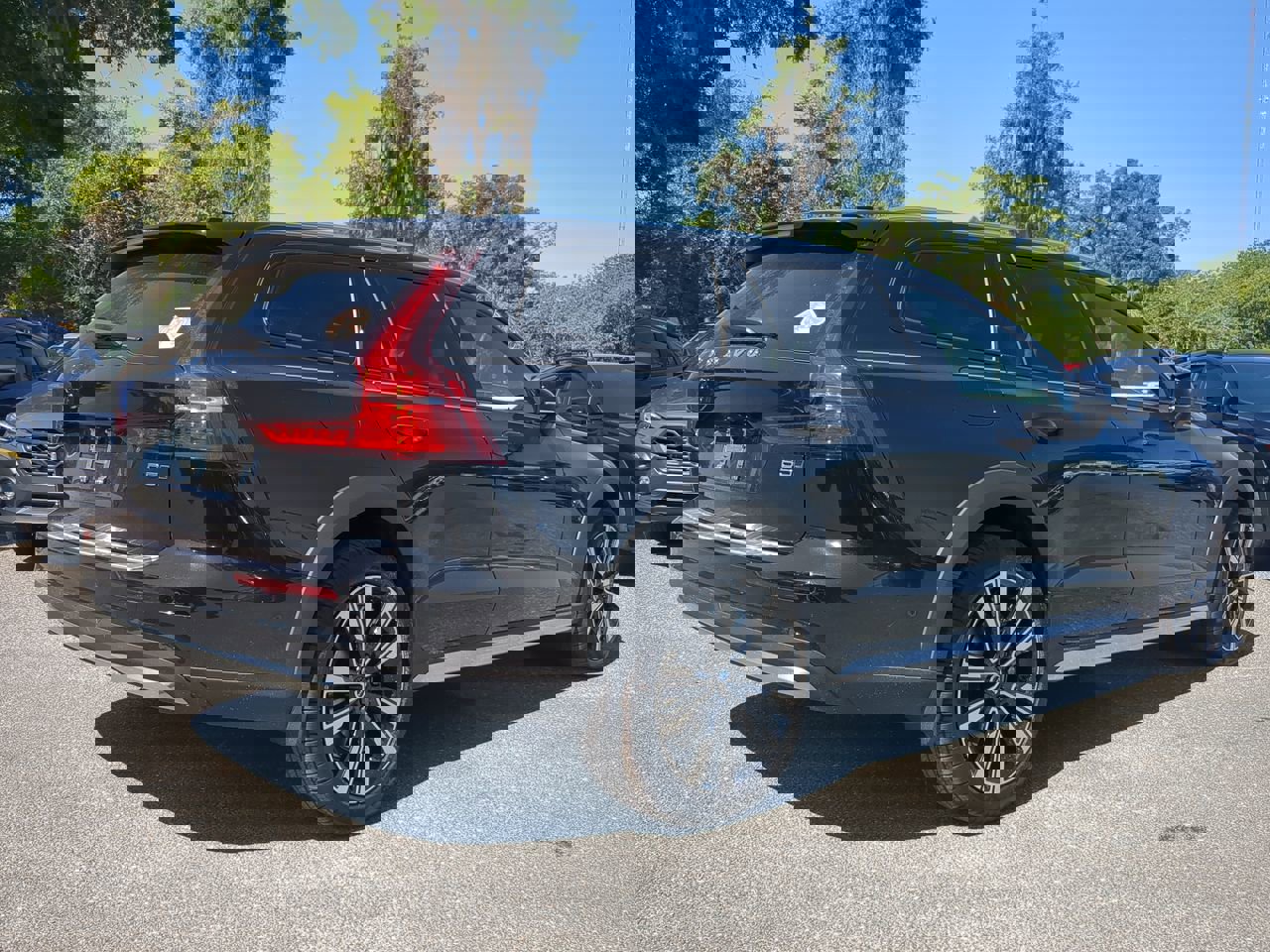 New 2025 Volvo V60 B5 Cross Country Ultra w/ Protection Package Premier image 4