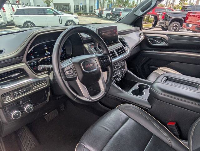Used 2024 GMC Yukon SLT w/ SLT Luxury Package RWD image 13