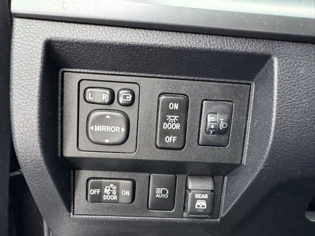 Used 2020 Toyota Tundra Platinum image 16