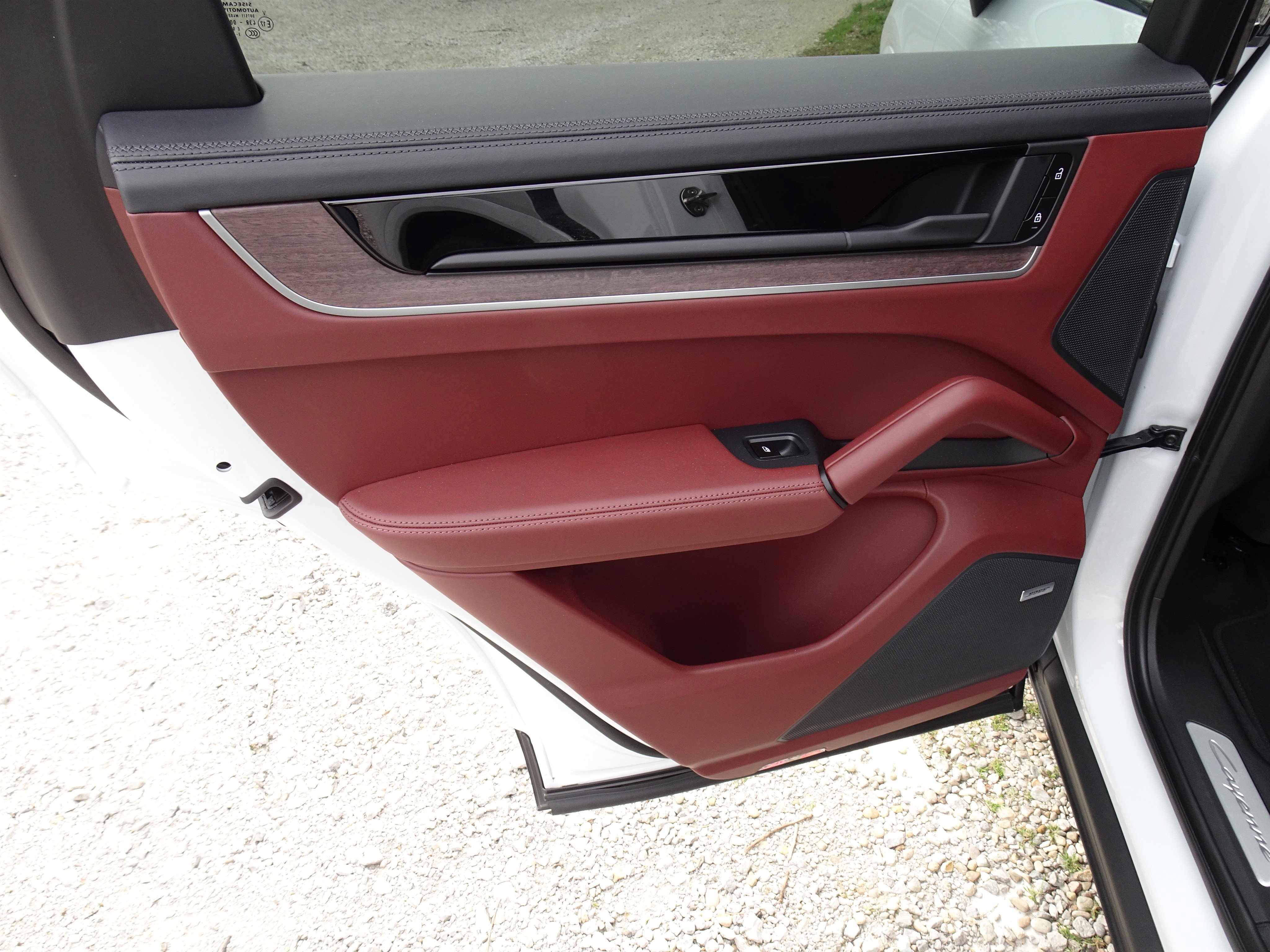 Used 2024 Porsche Cayenne image 22