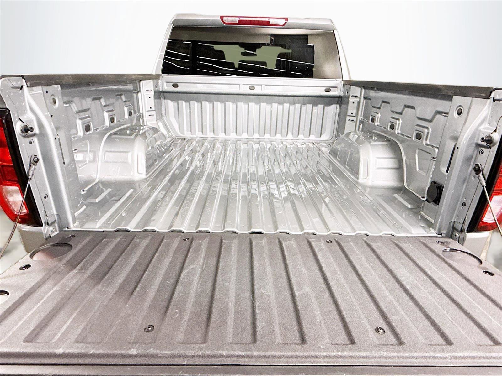 Used 2024 GMC Sierra 1500 Elevation image 18