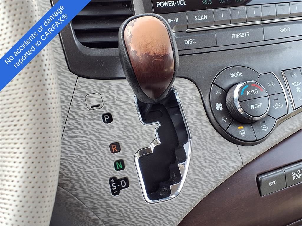 Used 2014 Toyota Sienna L image 22