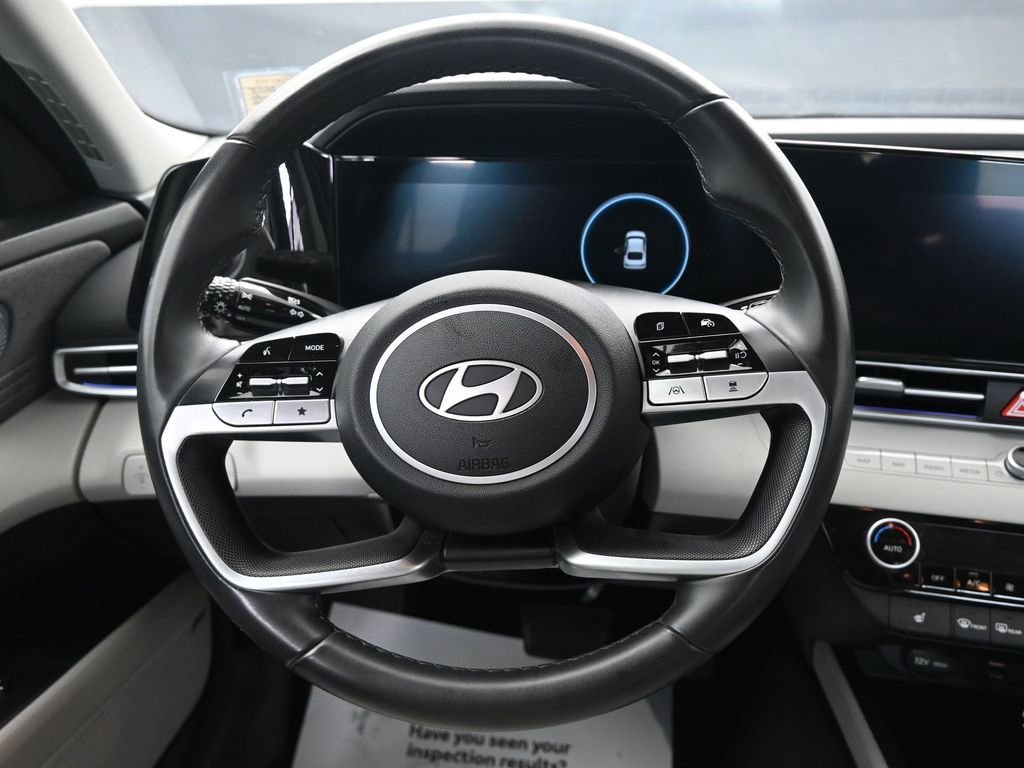 Used 2025 Hyundai Elantra Limited FWD image 25