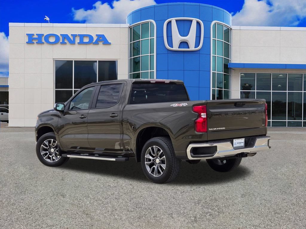 Used 2023 Chevrolet Silverado 1500 LT AWD/4WD image 5