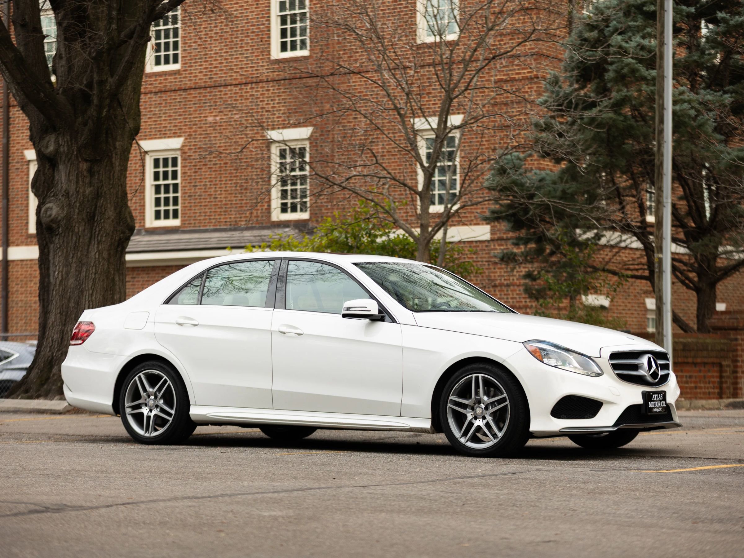 Used 2014 Mercedes-Benz E 350 4MATIC Sedan image 5