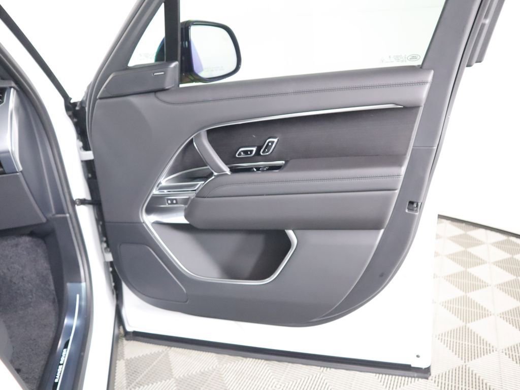 New 2026 Land Rover Range Rover SE image 26