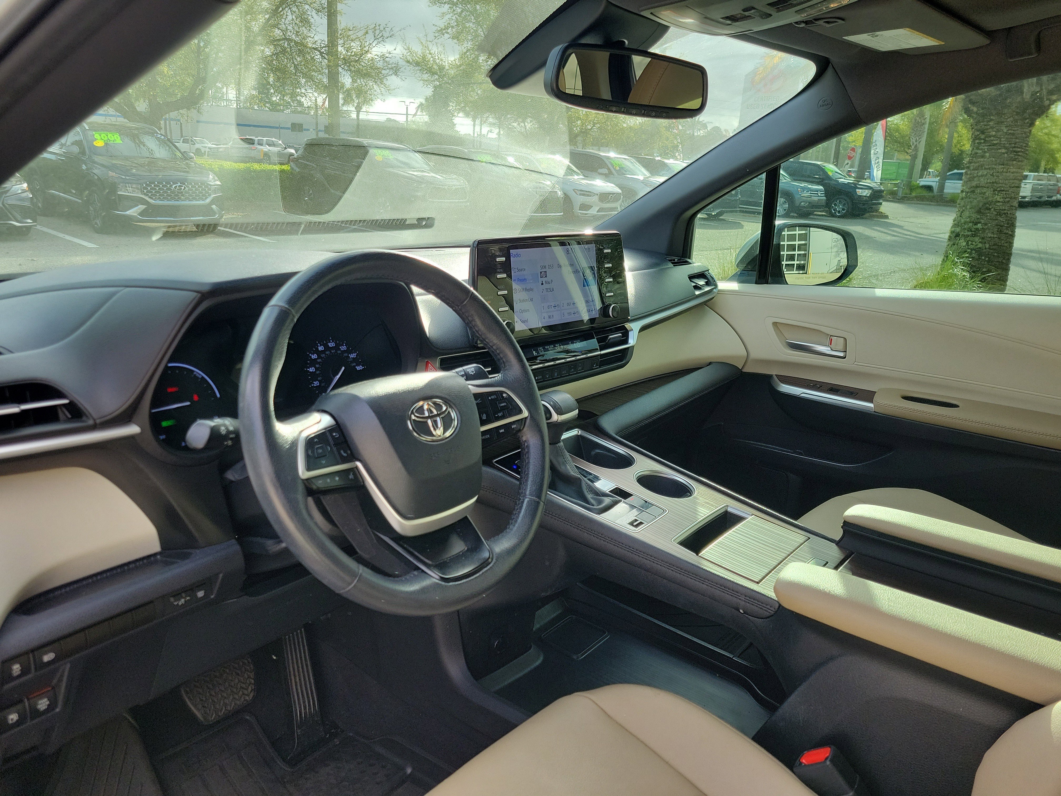 Certified 2024 Toyota Sienna XLE image 12