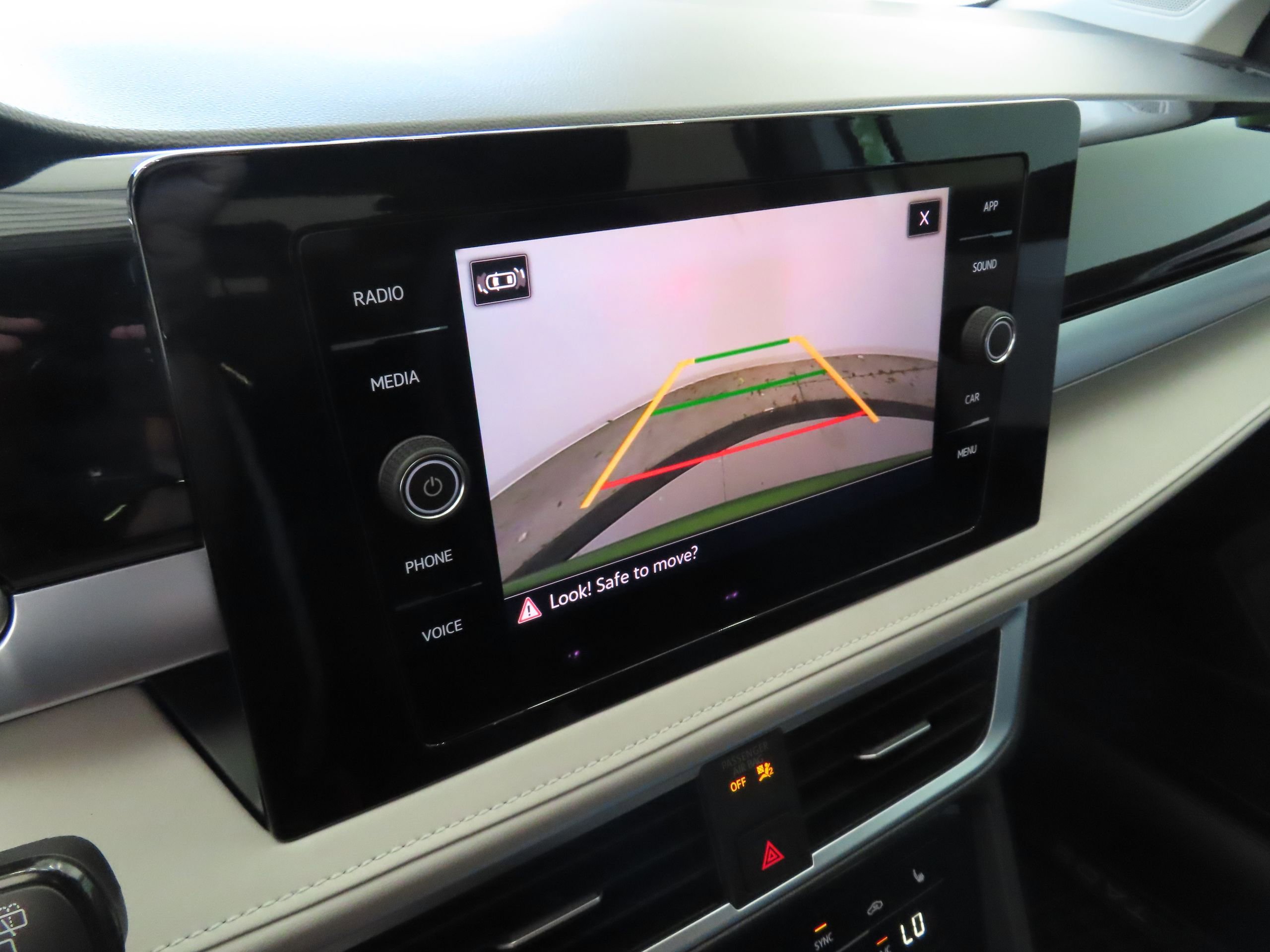 New 2025 Volkswagen Taos SE image 19