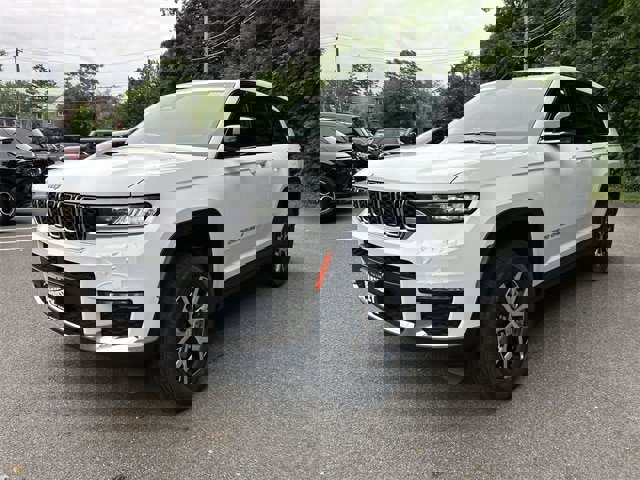 New 2025 Jeep Grand Cherokee L Limited image 4