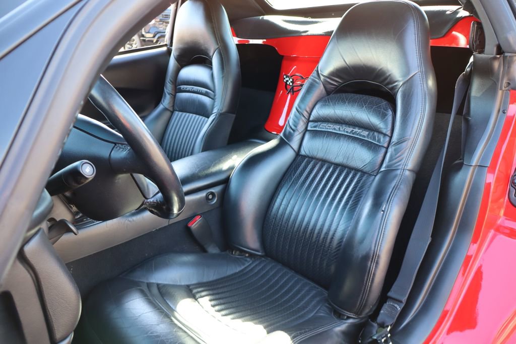 Used 2000 Chevrolet Corvette Convertible image 13