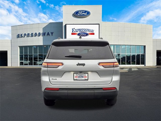 Used 2024 Jeep Grand Cherokee L Laredo image 7