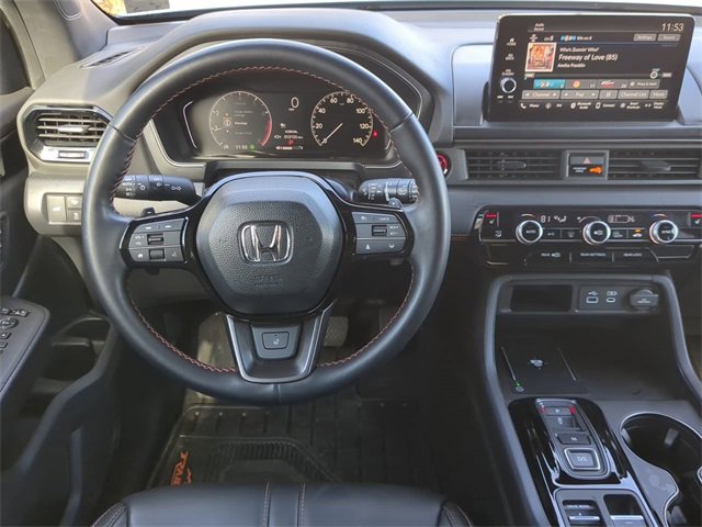 Used 2025 Honda Pilot TrailSport image 15