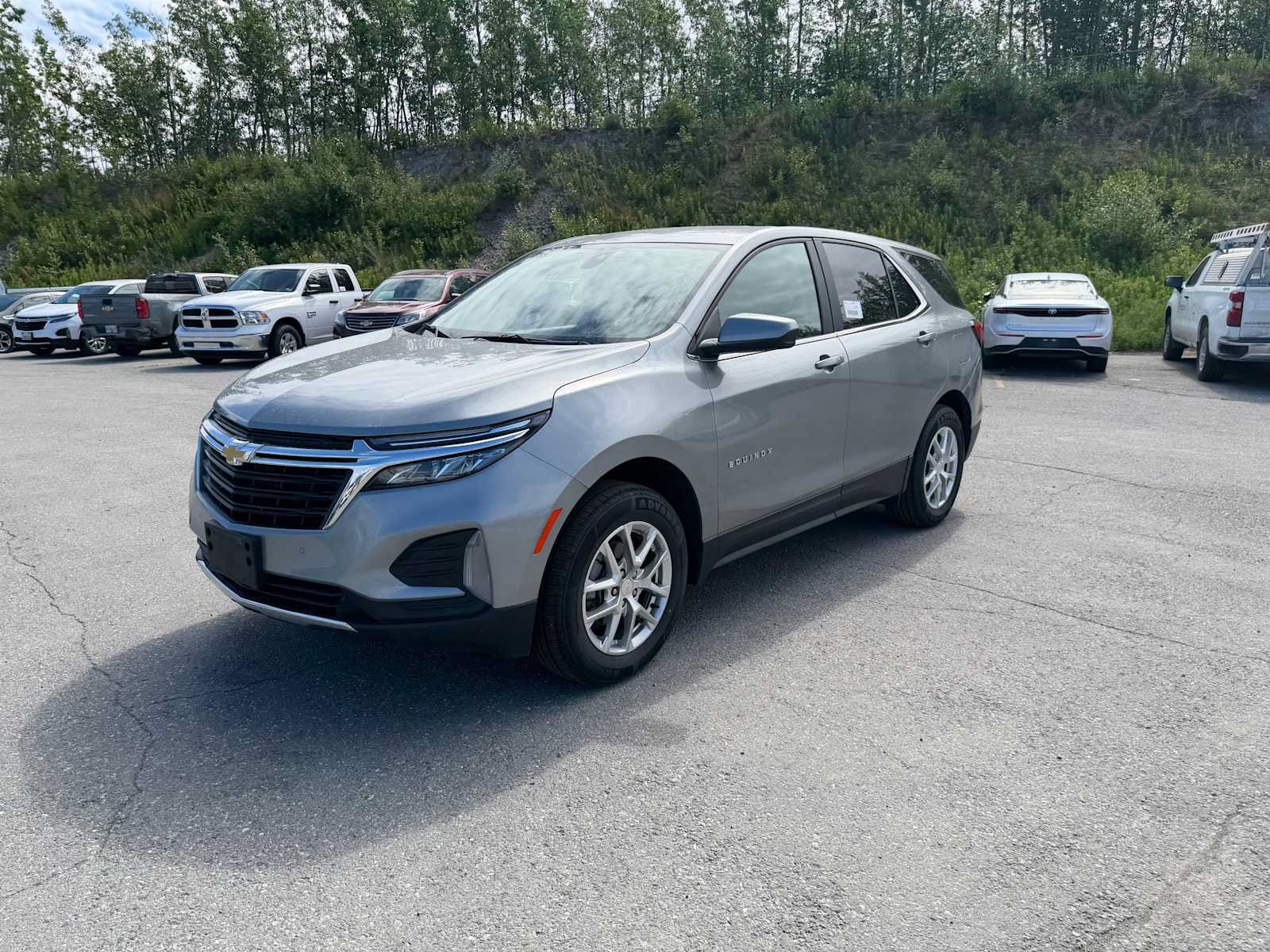 Used 2024 Chevrolet Equinox LT AWD/4WD image 3