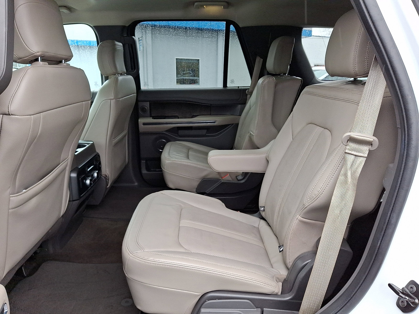 Used 2020 Ford Expedition Limited image 11