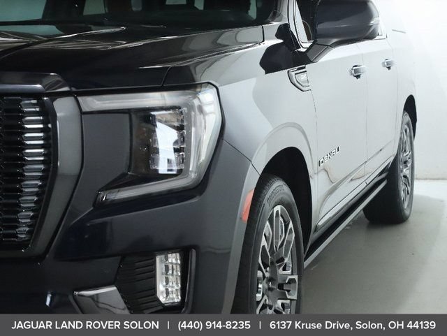 Used 2023 GMC Yukon XL Denali Ultimate AWD/4WD image 14