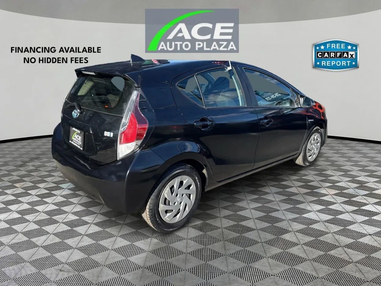 Used 2016 Toyota Prius C Two image 5
