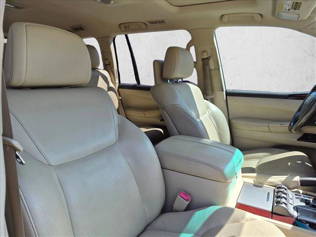 Used 2014 Lexus LX 570 4WD image 25