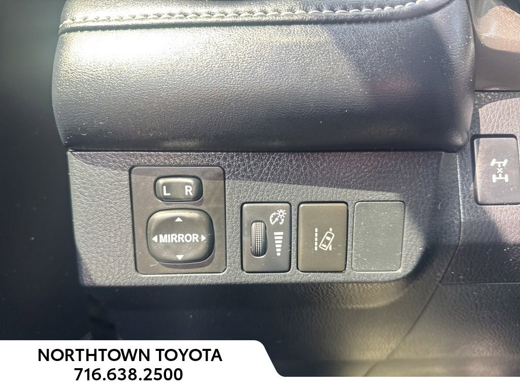 Used 2018 Toyota RAV4 XLE w/ Plus Extra Value Package AWD/4WD image 25
