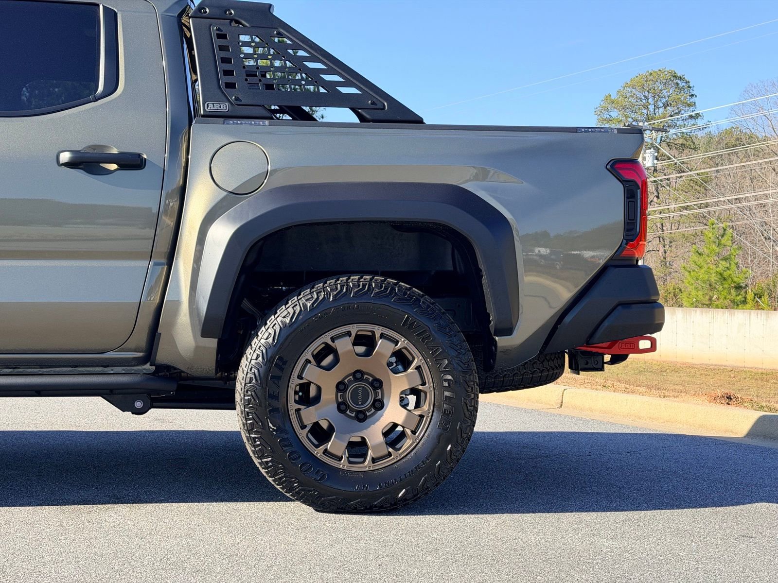 Used 2025 Toyota Tacoma Trailhunter AWD/4WD image 19