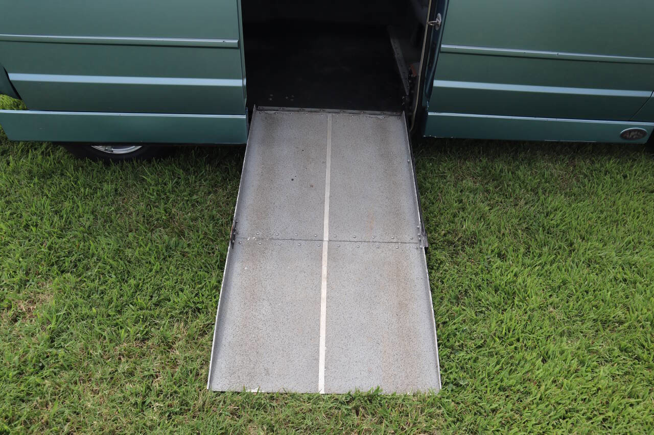 Used 2008 Chrysler Town & Country Touring image 21