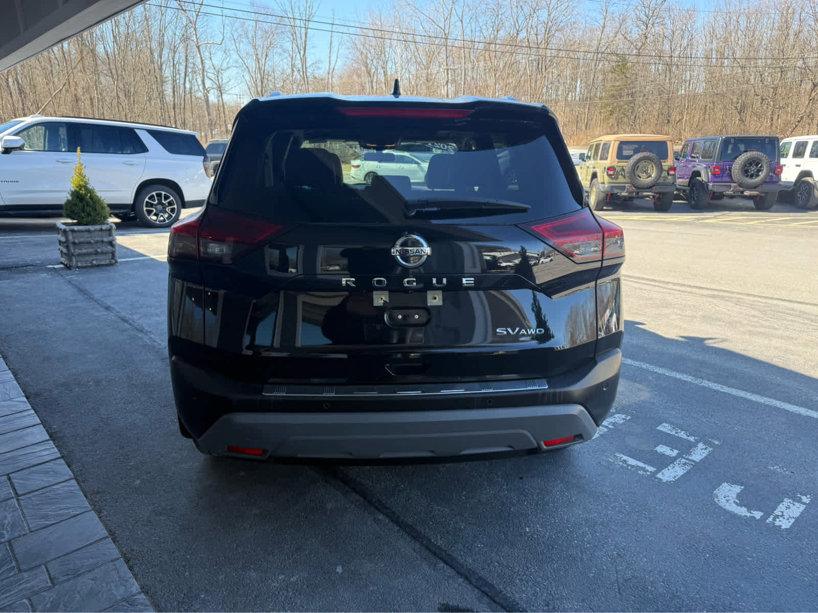 Used 2021 Nissan Rogue SV w/ Premium Package AWD/4WD image 9