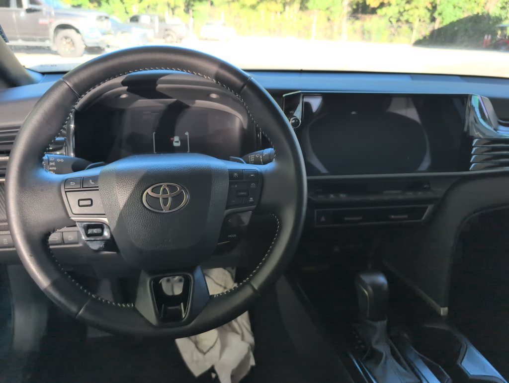 Used 2025 Toyota Camry SE w/ Multimedia Upgrade Package FWD image 15