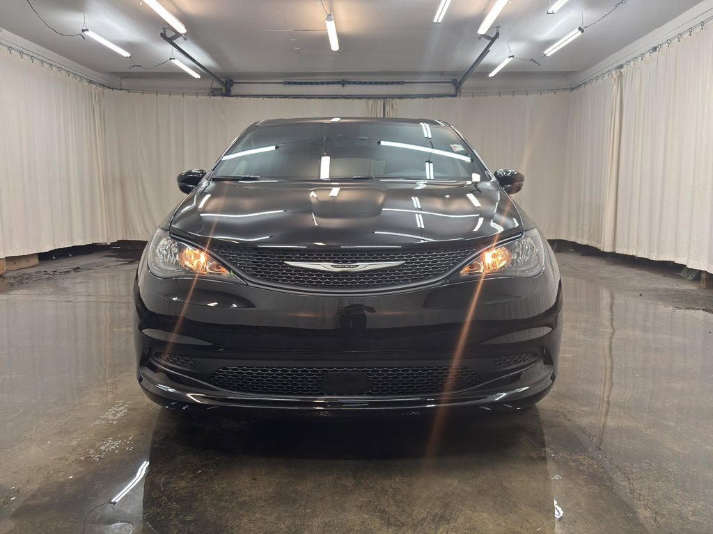 New 2026 Chrysler Voyager LX image 3