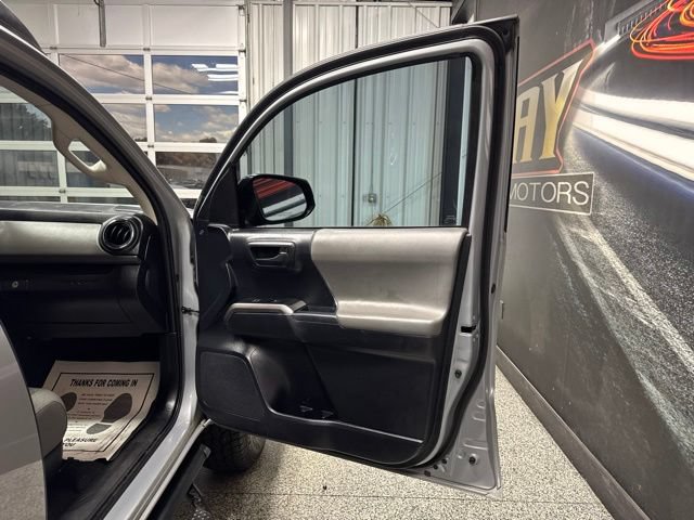Used 2021 Toyota Tacoma SR5 w/ Technology Package AWD/4WD image 26