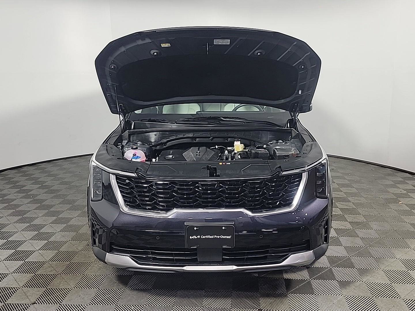 Used 2025 Kia Sorento S image 14