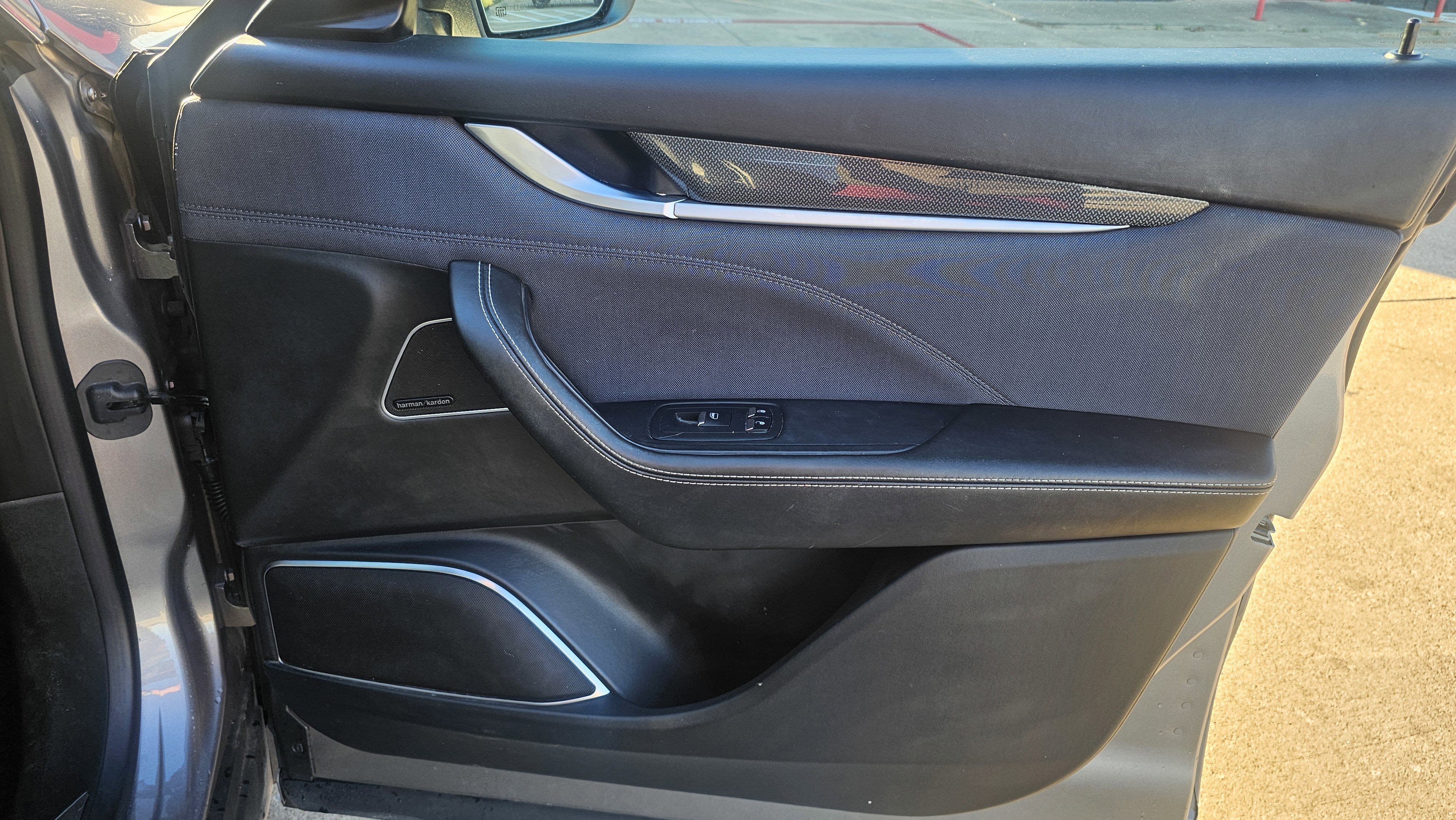 Used 2021 Maserati Levante GranLusso image 34