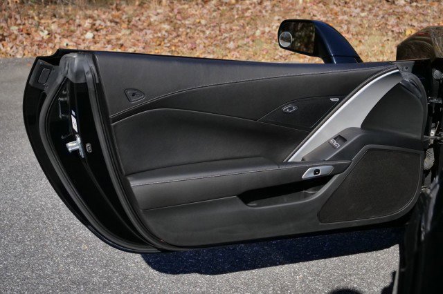 Used 2019 Chevrolet Corvette Stingray Convertible w/ 1LT image 20