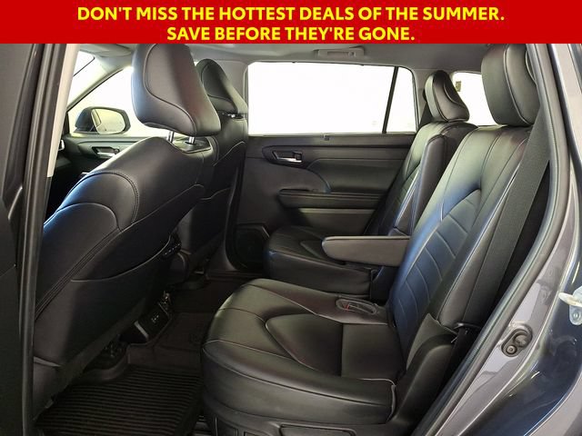 Used 2023 Toyota Highlander XLE FWD image 12