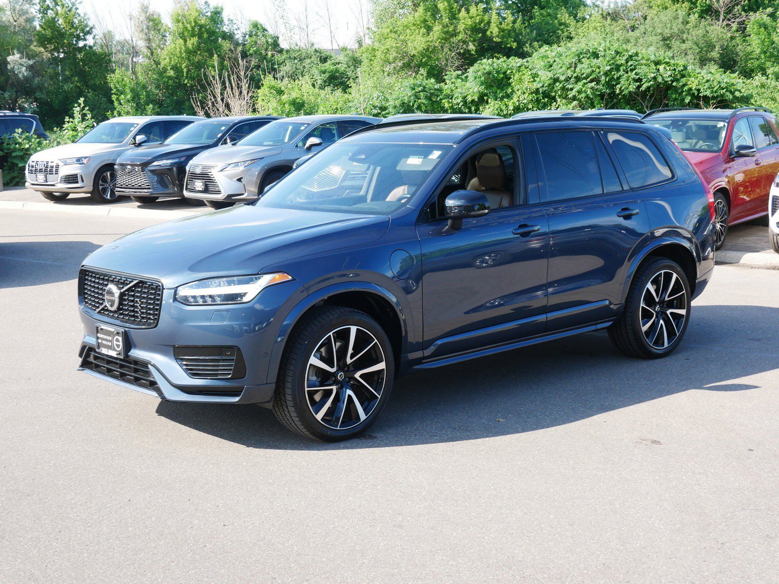 Used 2023 Volvo XC90 T8 Plus AWD/4WD image 3