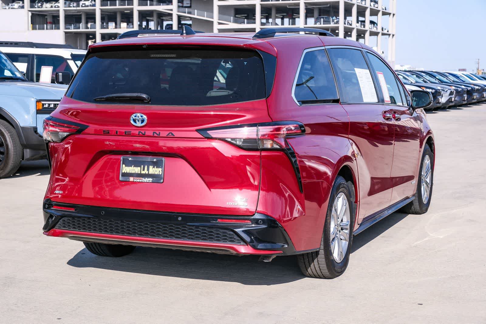 Certified 2021 Toyota Sienna XSE AWD/4WD image 4