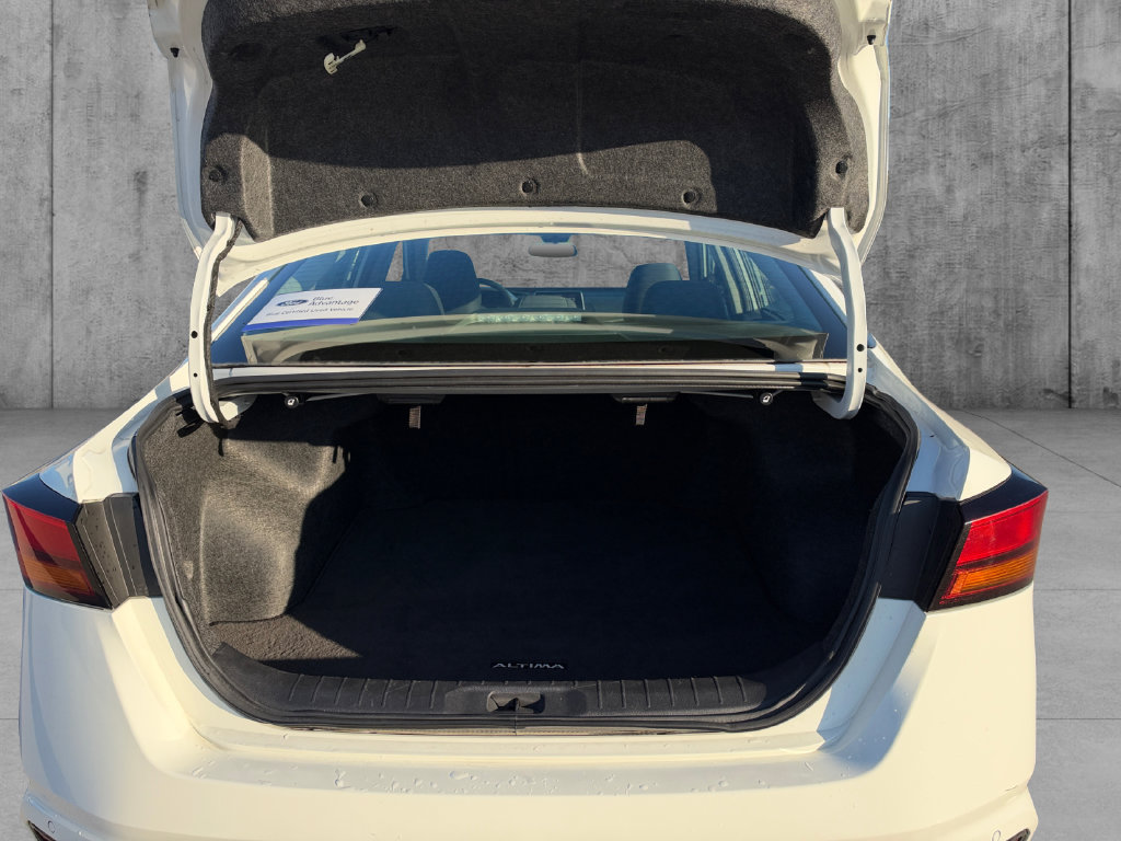 Used 2025 Nissan Altima 2.5 SV FWD image 23